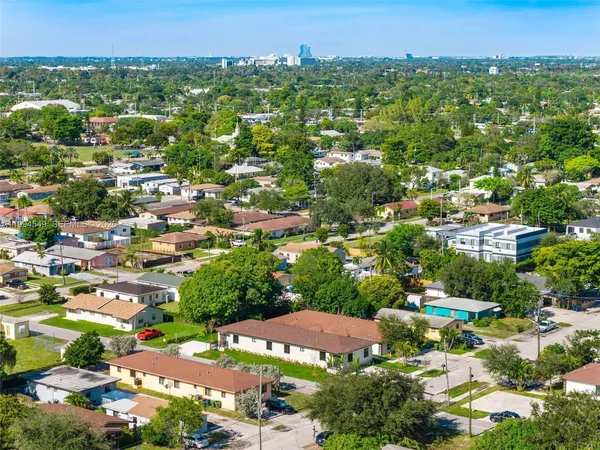 $3,500 | 601 Northwest 3rd Avenue, Unit A, Hallandale Beach, FL 33009