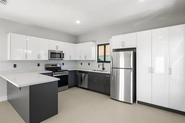 $3,500 | 601 Northwest 3rd Avenue, Unit A, Hallandale Beach, FL 33009