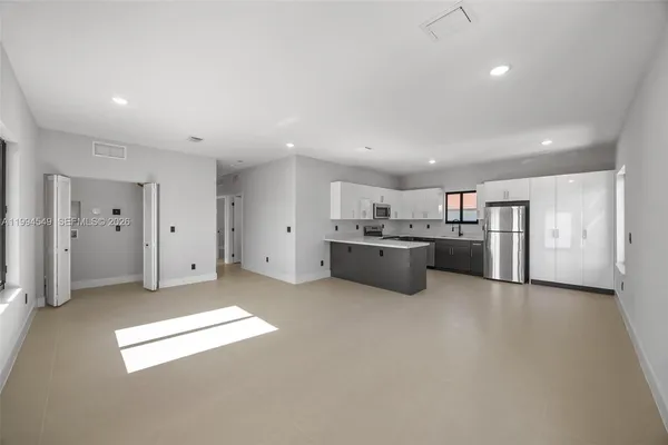 $3,500 | 601 Northwest 3rd Avenue, Unit A, Hallandale Beach, FL 33009