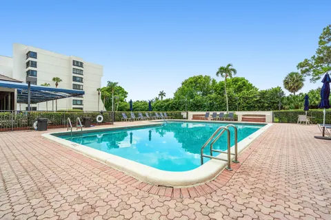 $195,000 | 6620 Boca Del Mar Drive, Unit 507, Boca Raton, FL 33433