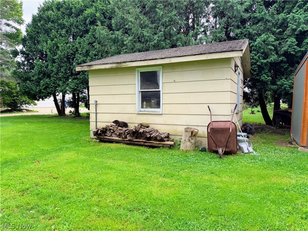 728 Johnson Plank Road Warren, OH 44481 - Photo 18 of 24 Shed