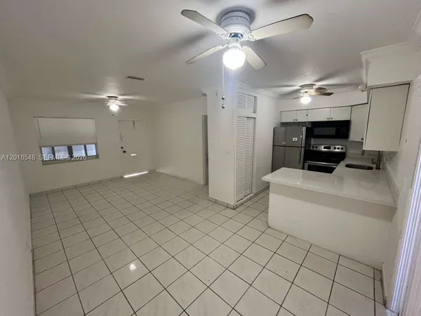 $1,550 | 2450 Lincoln Street, Unit 7, Hollywood, FL 33020