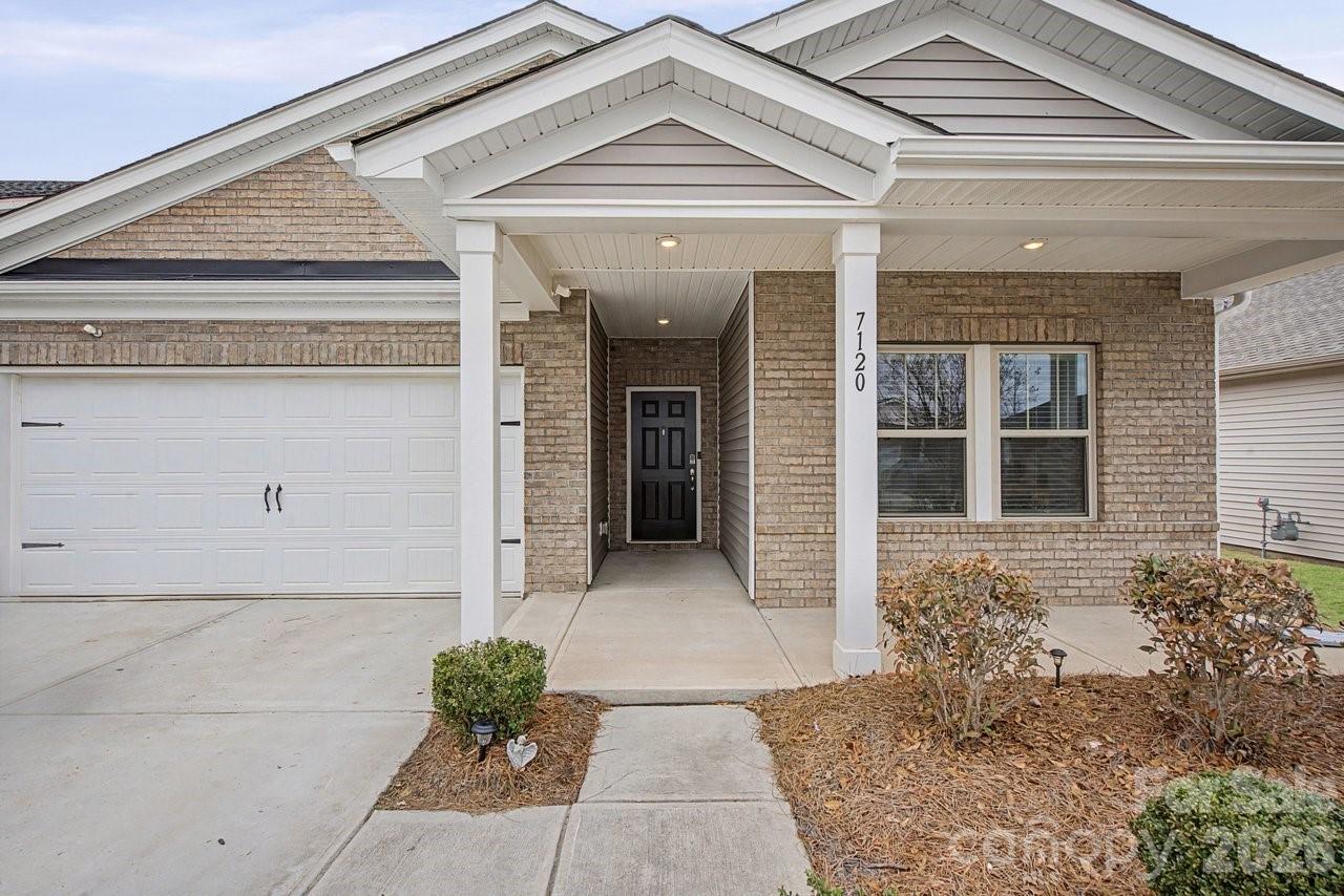 7120 American Elm Road Charlotte, NC 28215 - Photo 2 of 35