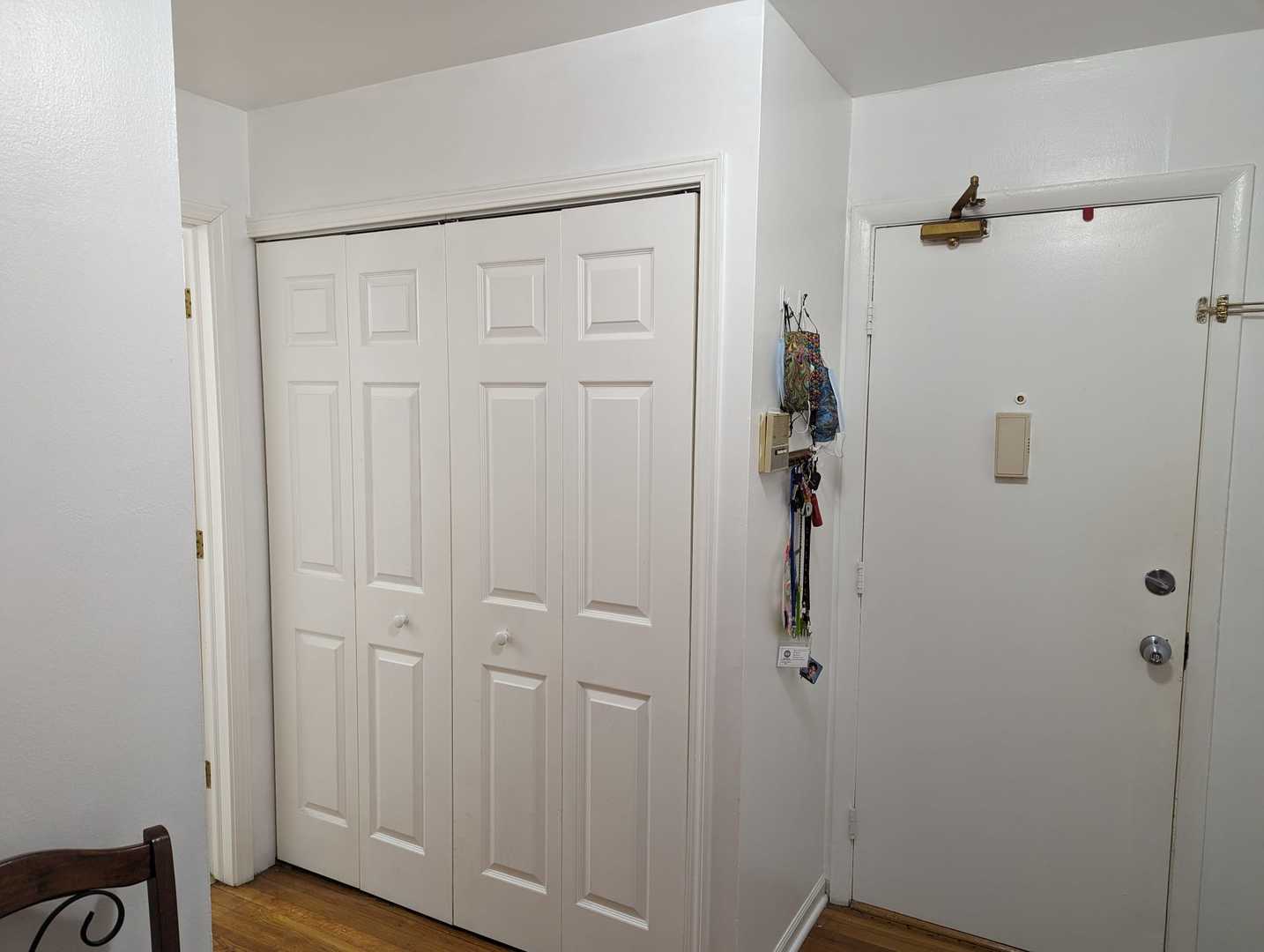 9518 Dee Road, Unit 1B Des Plaines, IL 60016 - Photo 14 of 29 Gallery Image 14