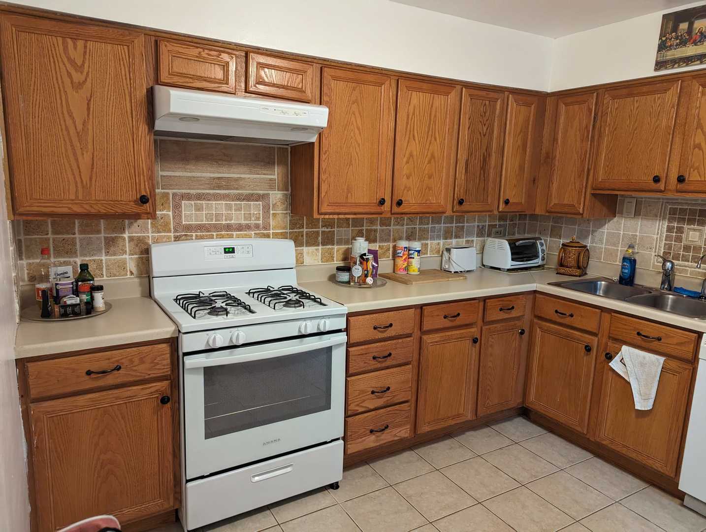 9518 Dee Road, Unit 1B Des Plaines, IL 60016 - Photo 15 of 29 Gallery Image 15