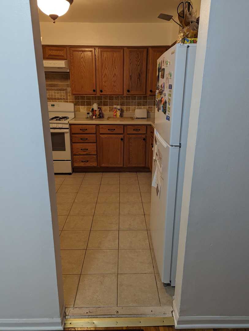 9518 Dee Road, Unit 1B Des Plaines, IL 60016 - Photo 17 of 29 Gallery Image 17