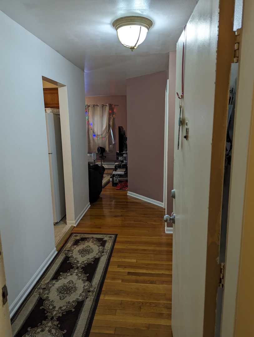 9518 Dee Road, Unit 1B Des Plaines, IL 60016 - Photo 3 of 29 Gallery Image 3