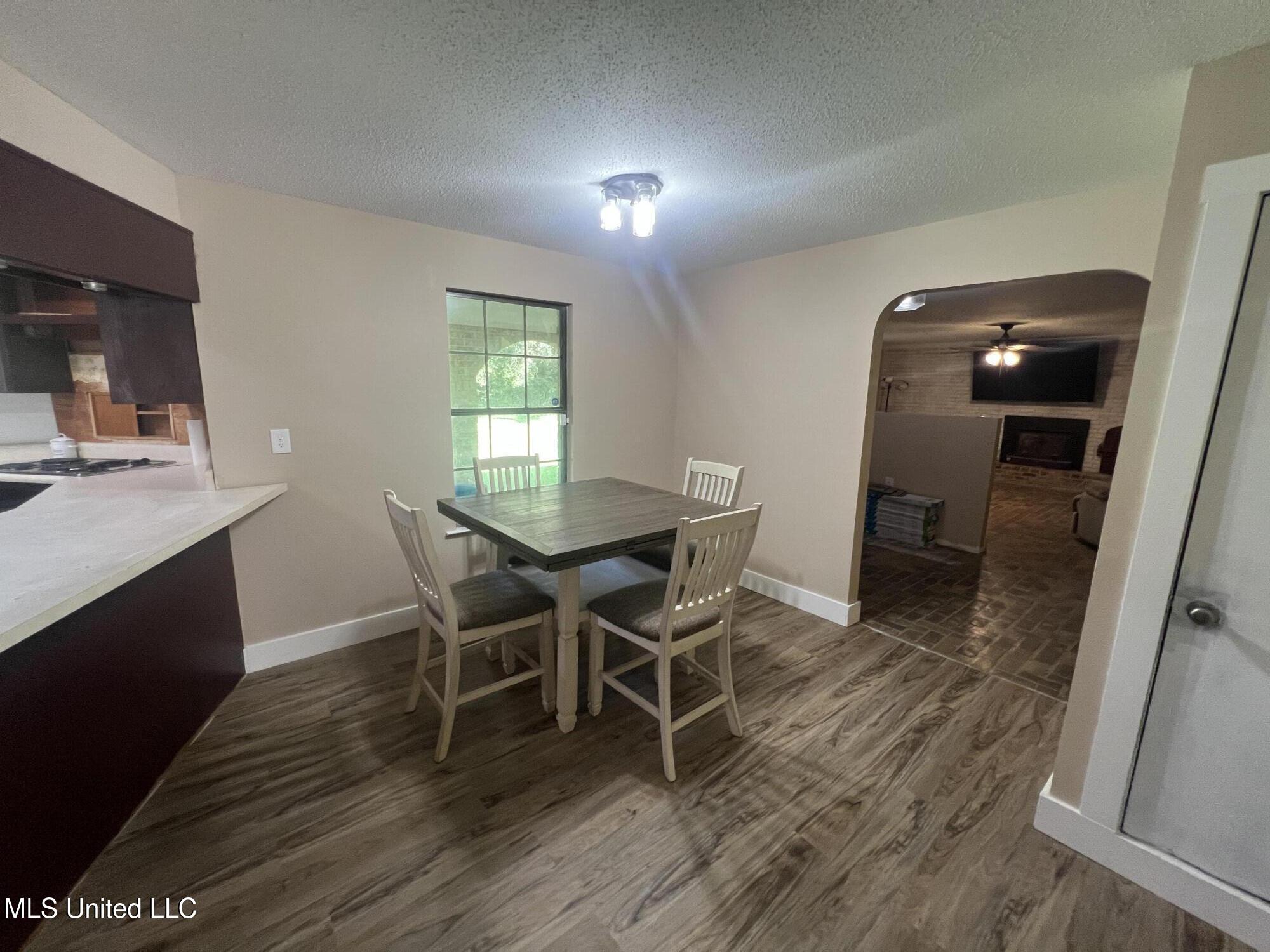 17116 Pierce Street Moss Point, MS 39562 - Photo 11 of 25 DINING ROOM 1c