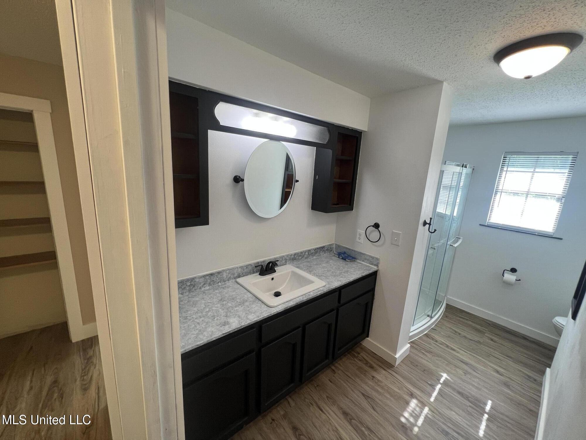 17116 Pierce Street Moss Point, MS 39562 - Photo 15 of 25 BATHROOM 1b