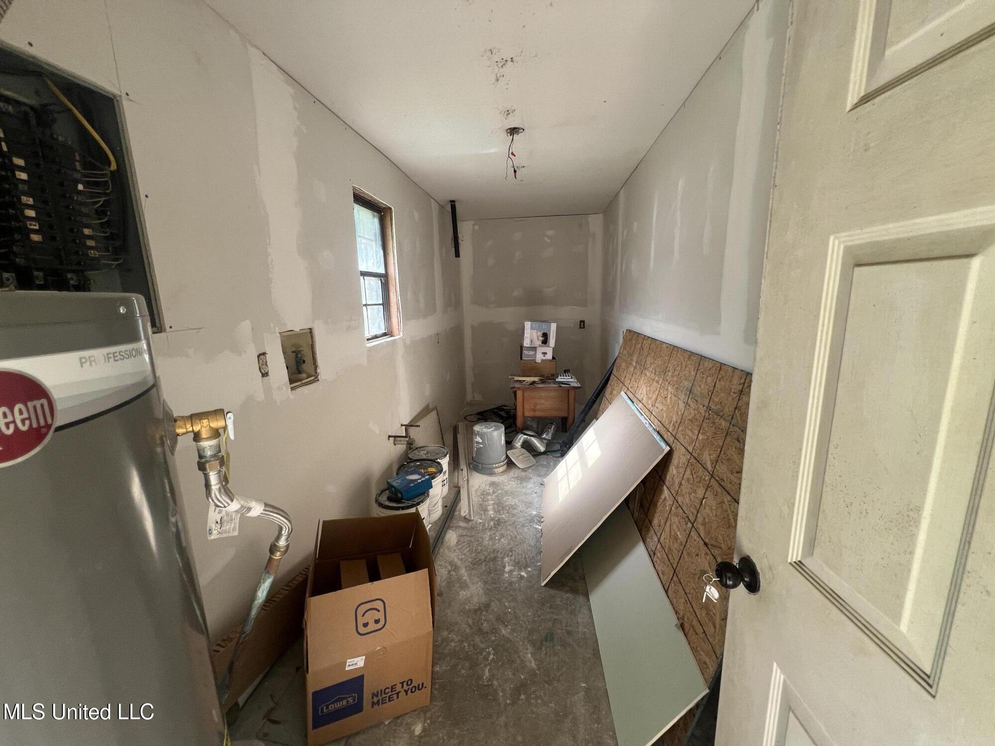 17116 Pierce Street Moss Point, MS 39562 - Photo 19 of 25 LAUNDRY ROOM