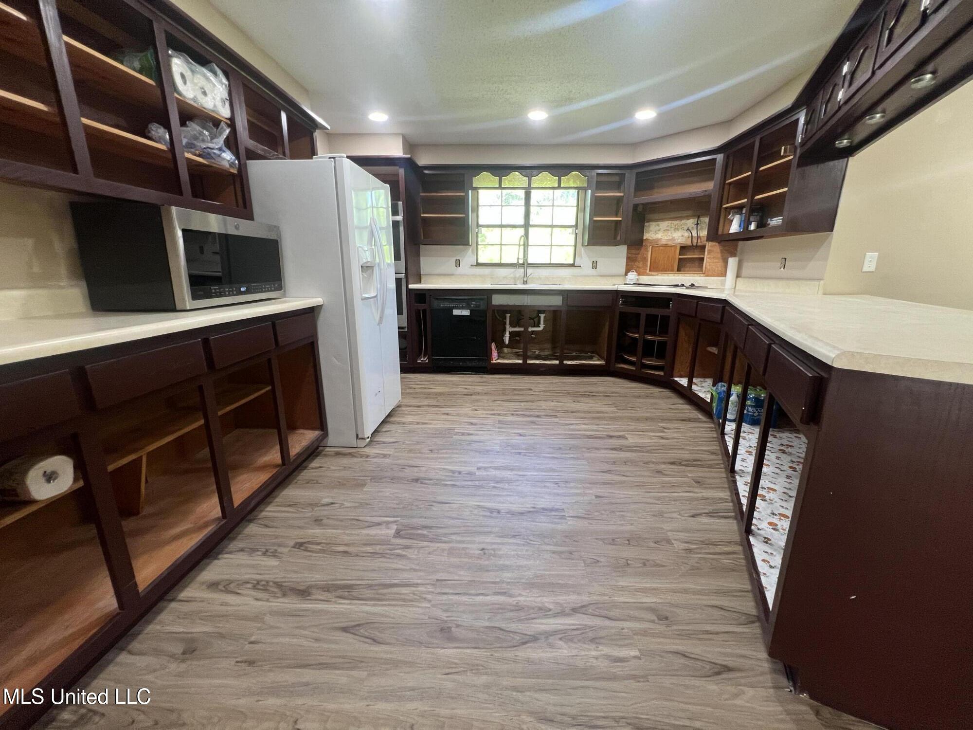 17116 Pierce Street Moss Point, MS 39562 - Photo 6 of 25 KITCHEN 2