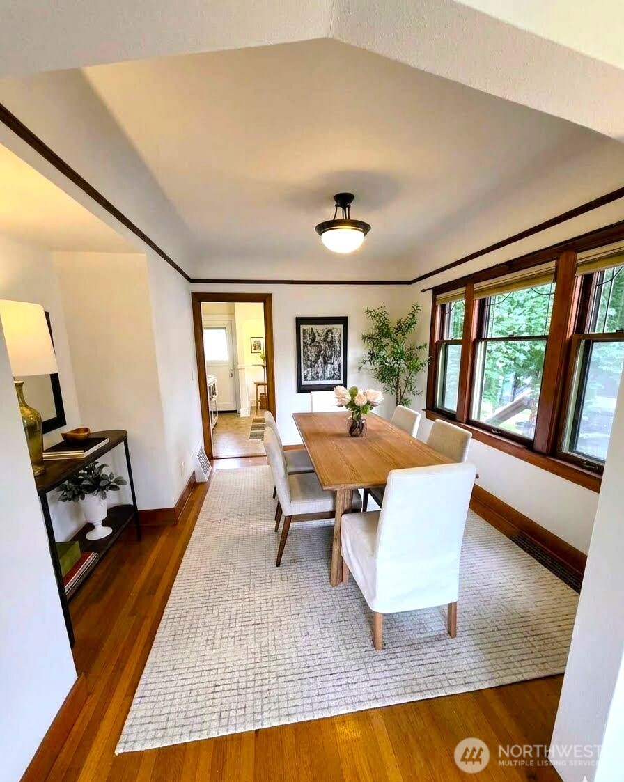 741 North 67th Street Seattle, WA 98103 - Photo 10 of 36
