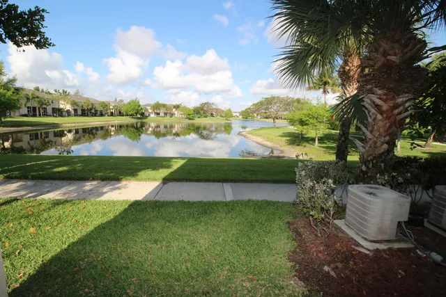 $2,000 | 5222 Palmbrooke Circle, West Palm Beach, FL 33417