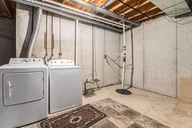 $409,900 | 1882 Crosswinds Court Southeast, Kentwood, MI 49508