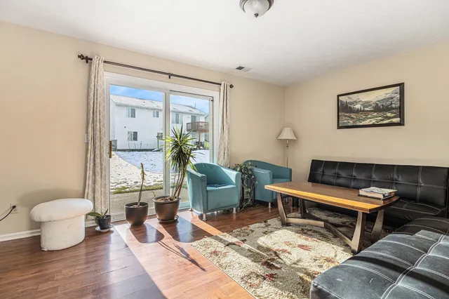 $409,900 | 1882 Crosswinds Court Southeast, Kentwood, MI 49508