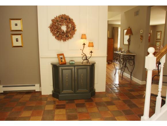 37 Arundel Road Peterborough, NH 03458 - Photo 2 of 20