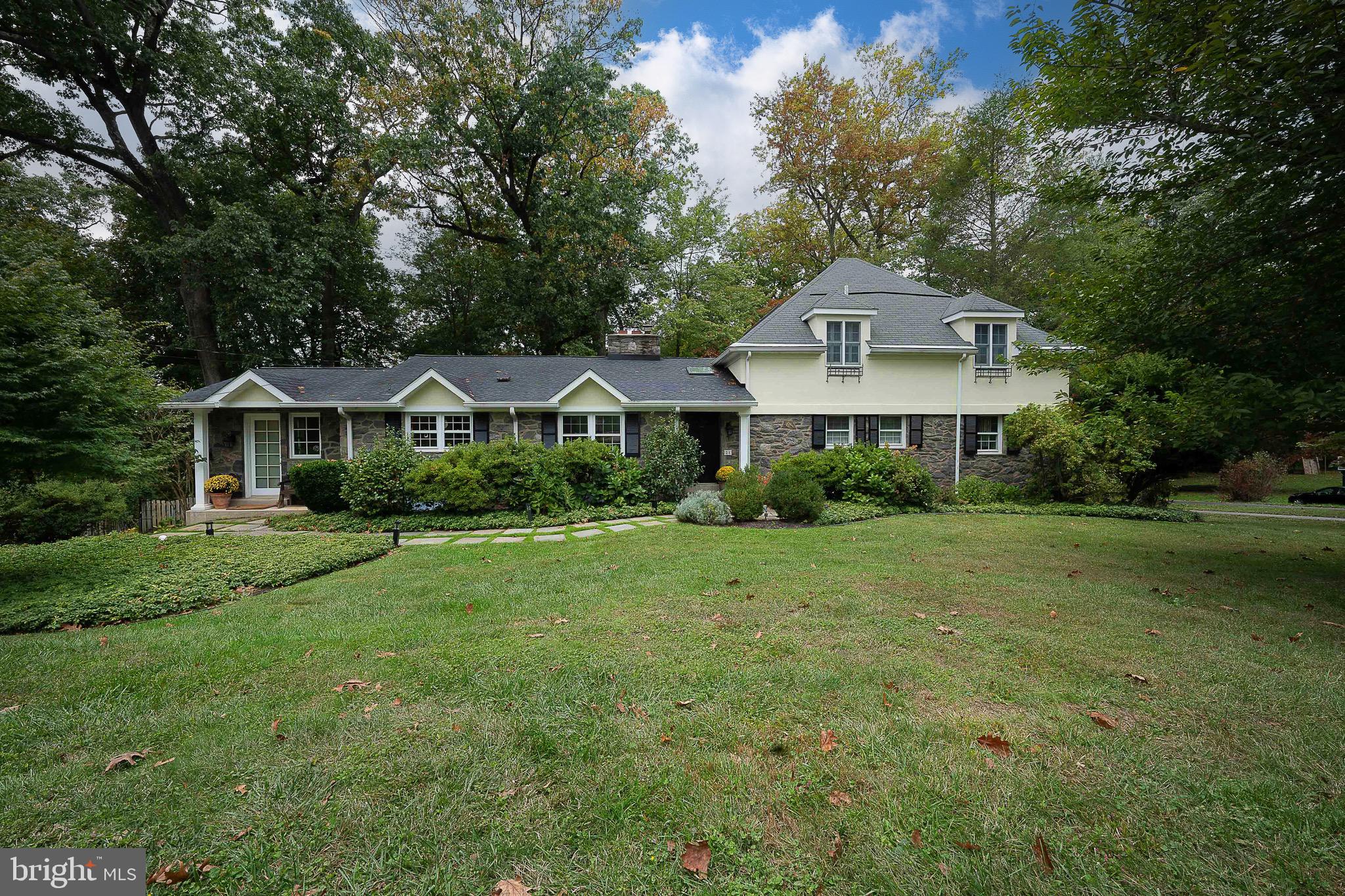 Welcome home to 21 Weirwood!