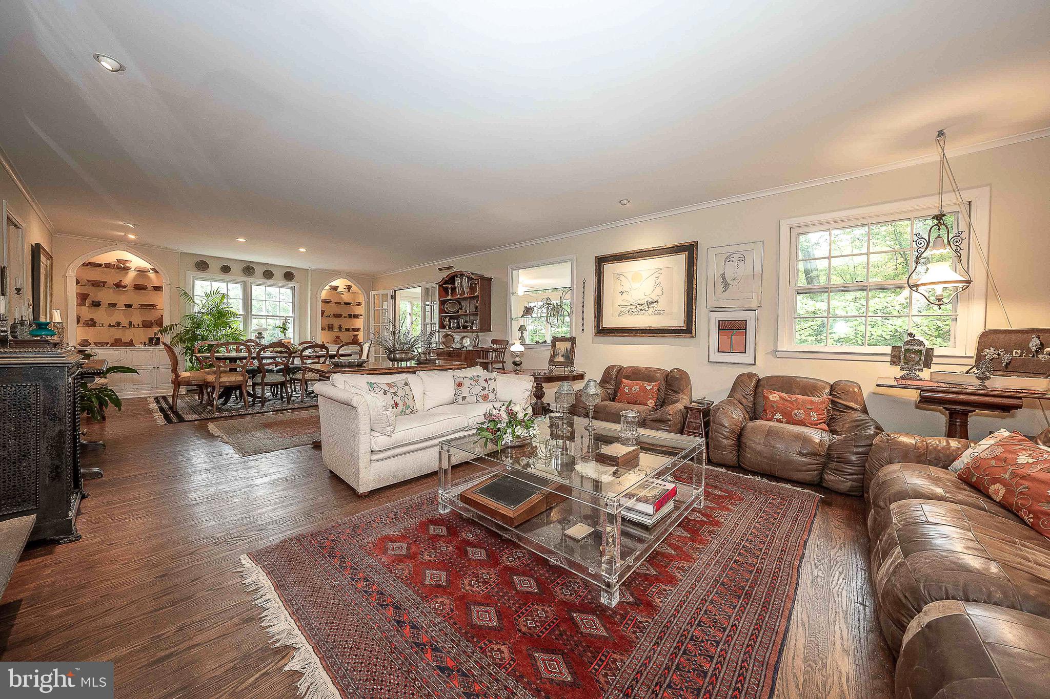 21 Weirwood Lane Wayne, PA 19087 - Photo 8 of 52 Spacious Living Room