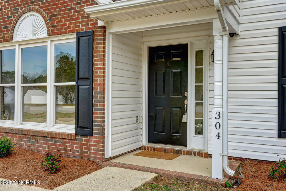 304 Huff Drive Jacksonville, NC 28546 - Photo 4 of 35 004_p1866637_38_39_40_41_42_43