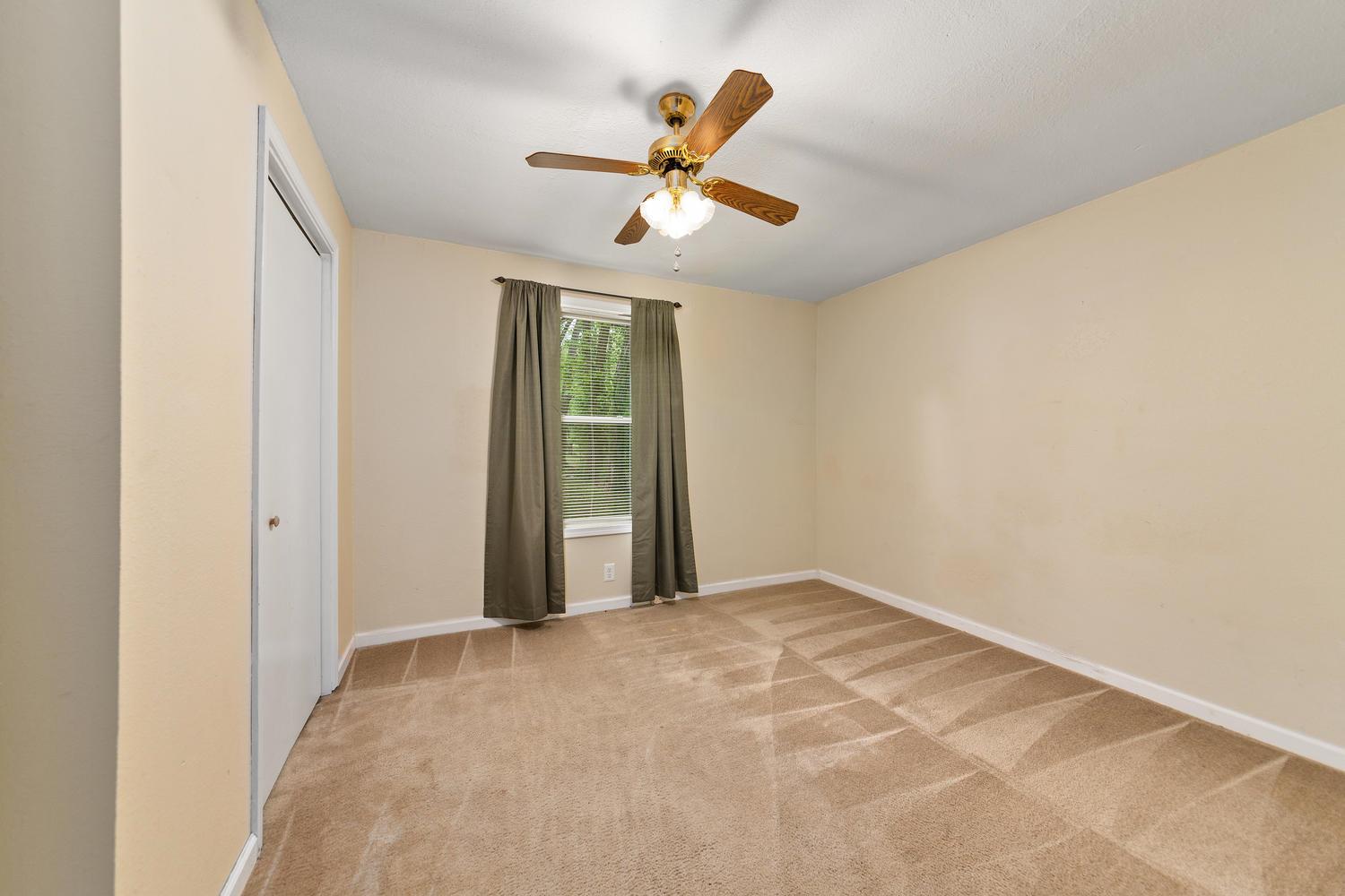 2087 Sanders Road Clarksville, TN 37043 - Photo 11 of 30 Gallery Image 11