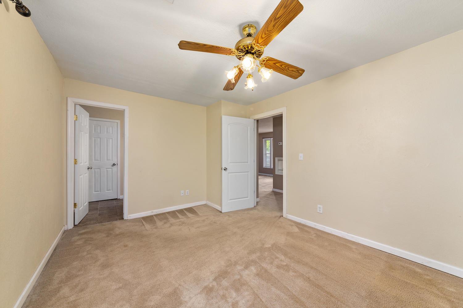 2087 Sanders Road Clarksville, TN 37043 - Photo 14 of 30 Gallery Image 14