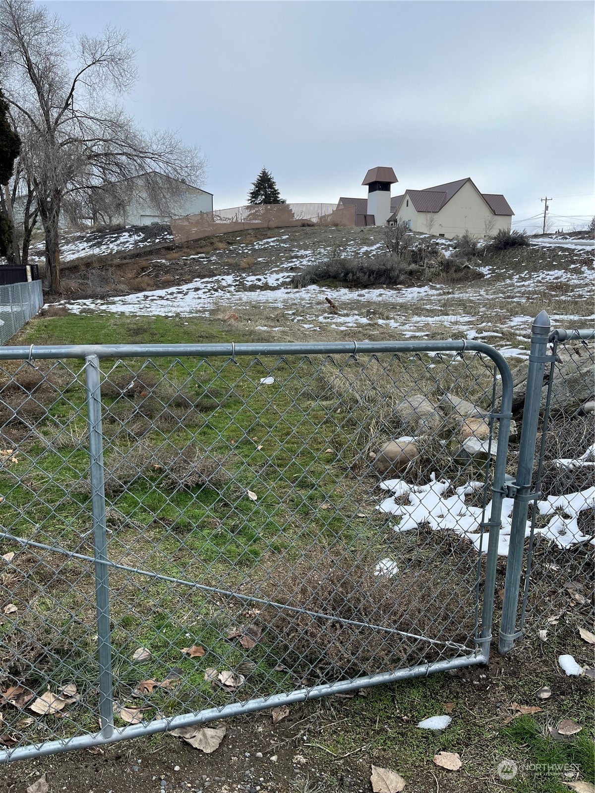 335 12th Street Bridgeport, WA 98813 - Photo 3 of 6 a view of a lake view