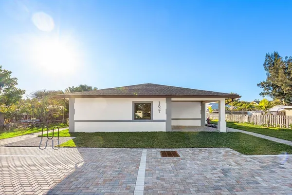 $2,450 | 1827 Palm Acres Drive, Unit 2, Palm Springs, FL 33406