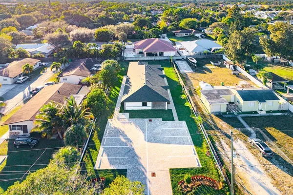 $2,450 | 1827 Palm Acres Drive, Unit 2, Palm Springs, FL 33406