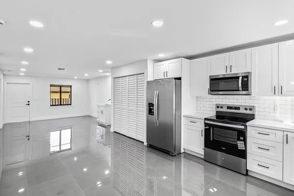 $2,450 | 1827 Palm Acres Drive, Unit 2, Palm Springs, FL 33406