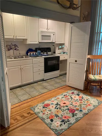 $5,000 | 46 Chastellux Avenue, Newport, RI 02840