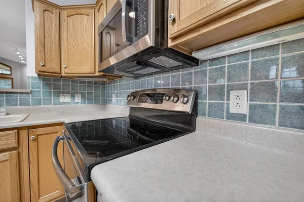 $350,000 | 3356 North Stone Creek Circle, Madison, WI 53719