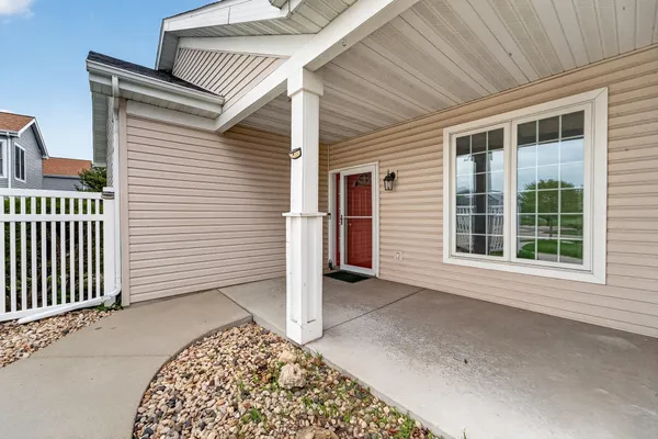 $350,000 | 3356 North Stone Creek Circle, Madison, WI 53719