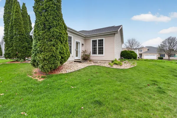 $350,000 | 3356 North Stone Creek Circle, Madison, WI 53719