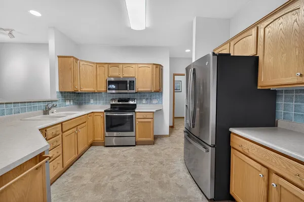 $350,000 | 3356 North Stone Creek Circle, Madison, WI 53719