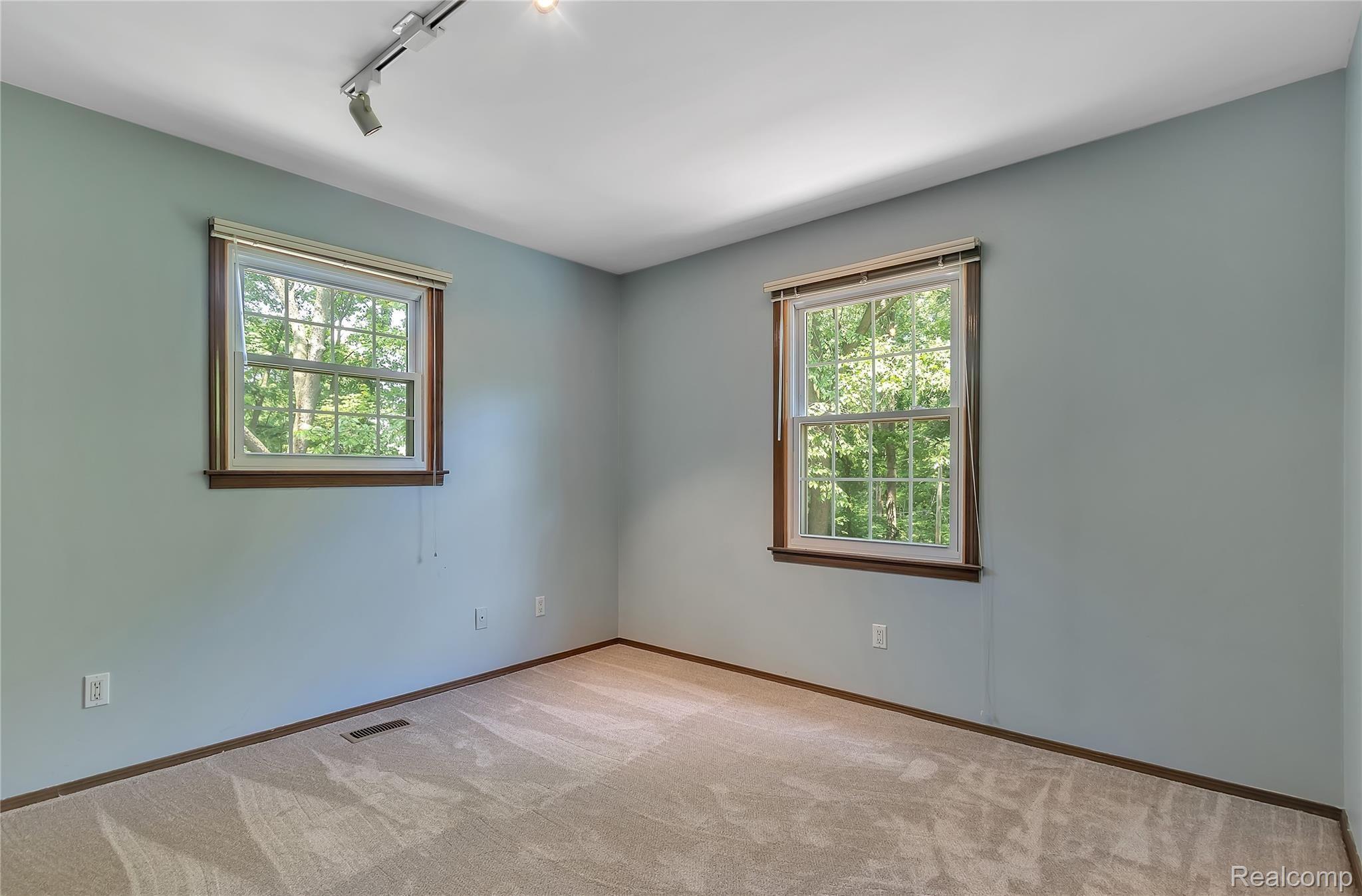 3131 Hunter Road Brighton, MI 48114 - Photo 30 of 42 210A1040.jpg