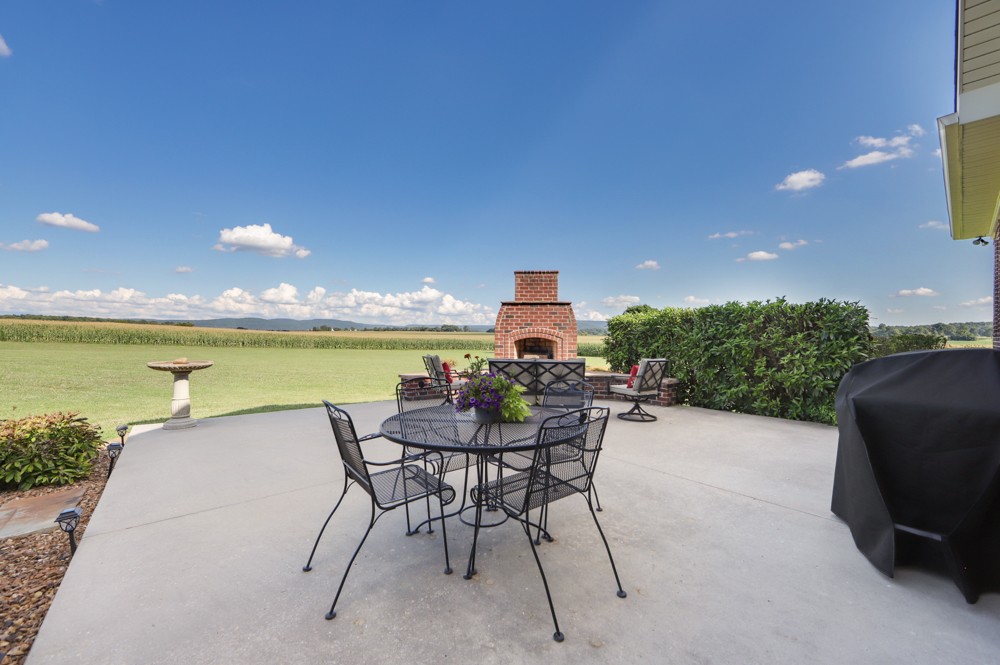 8007 Fountain Grove Road Morrison, TN 37357 - Photo 34 of 45 a view of a terrace with furniture and city view