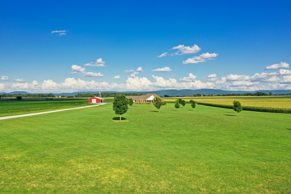 8007 Fountain Grove Road Morrison, TN 37357 - Photo 41 of 45 a view of a golf course with a lake