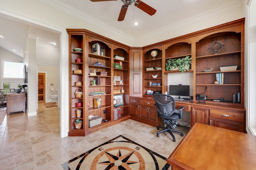 8007 Fountain Grove Road Morrison, TN 37357 - Photo 10 of 45 a view of a livingroom with workspace and a window