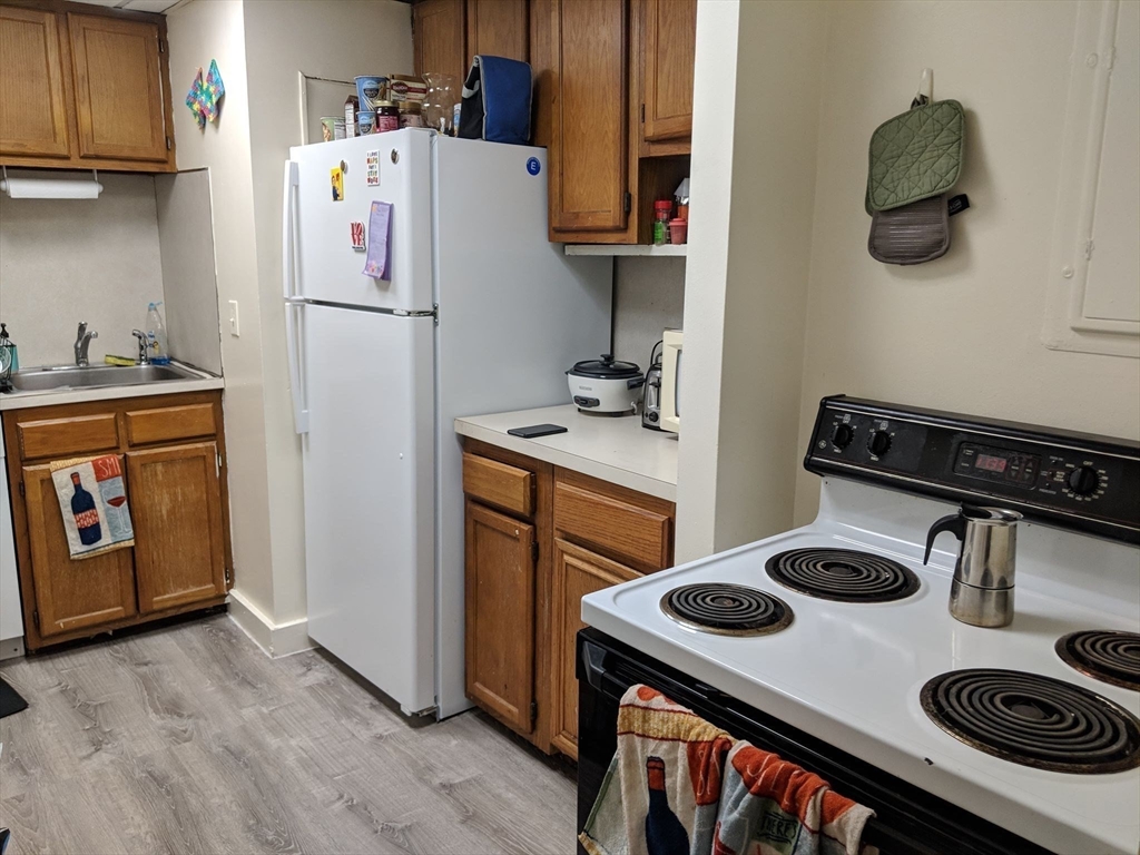 464 Commonwealth Avenue, Unit R21 Boston, MA 02215 - Photo 8 of 12 Gallery Image 8