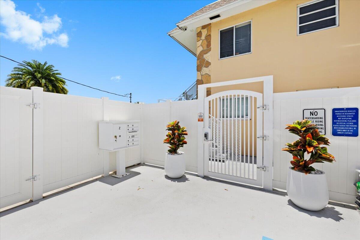 1905 Lake Worth Road Lake Worth Beach, FL 33461 - Photo 18 of 19 03-424A2111
