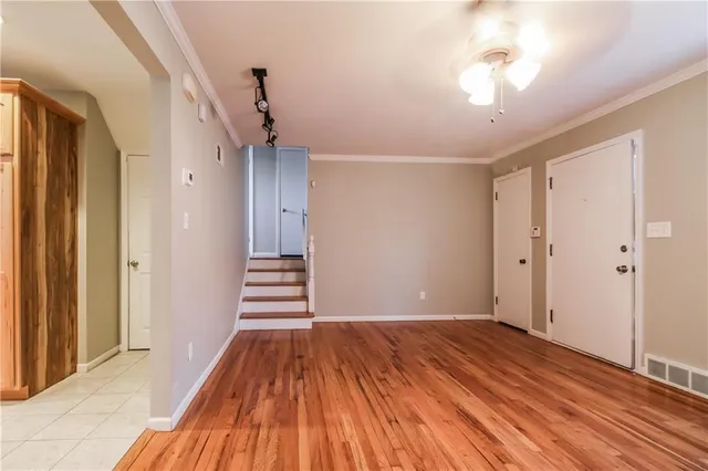 $1,605 | 2624 South Evanston Avenue, Independence, MO 64052