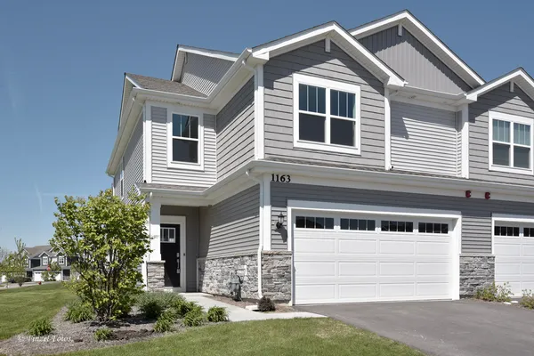 $400,000 | 1163 White Oak Court, Crystal Lake, IL 60012