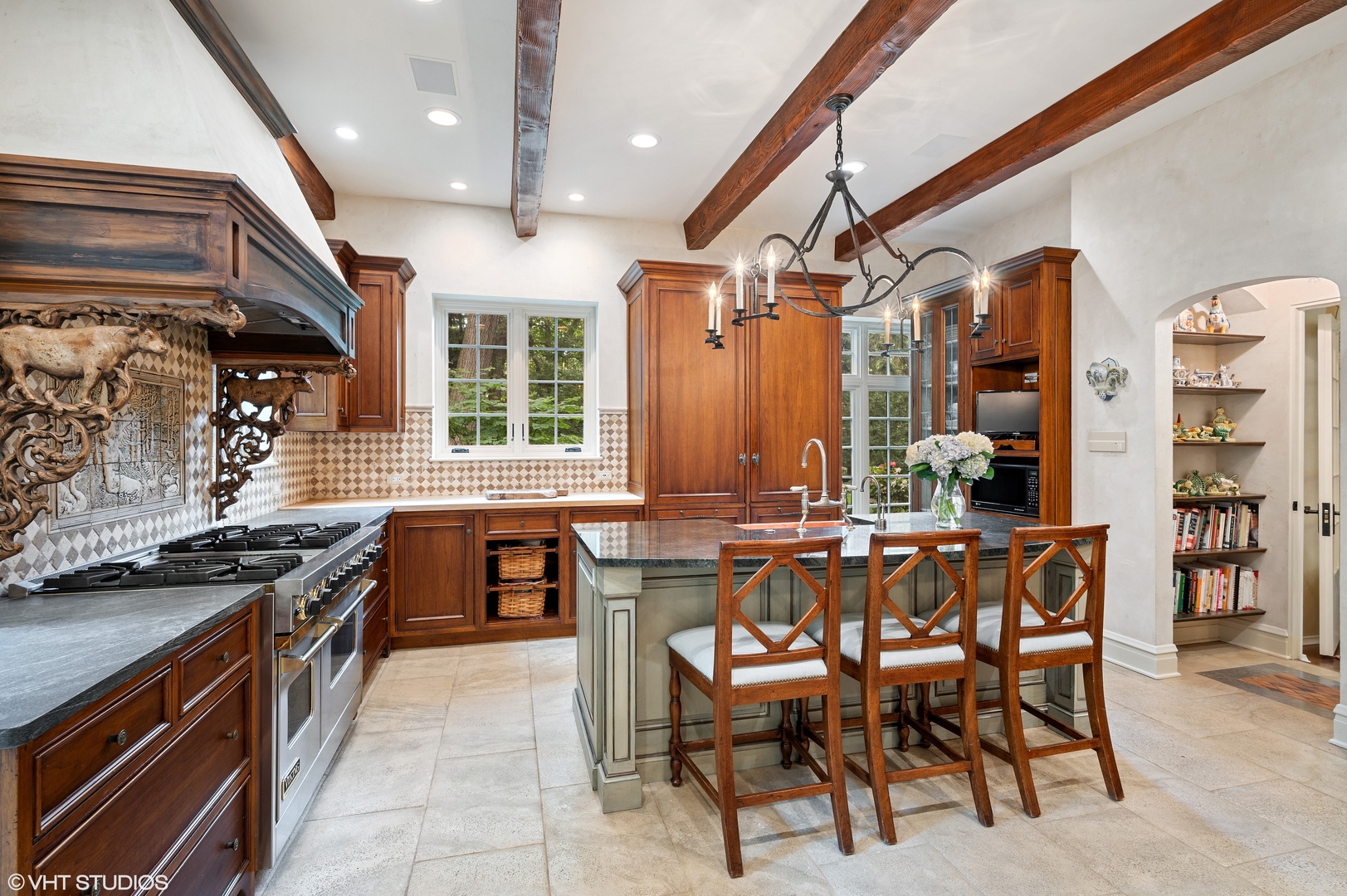 698 Blackthorn Road Winnetka, IL 60093 - Photo 17 of 83