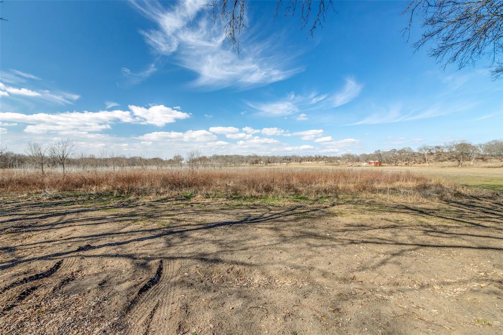 2023 Joe Davis Road Whitewright, TX 75491 - Photo 4 of 16