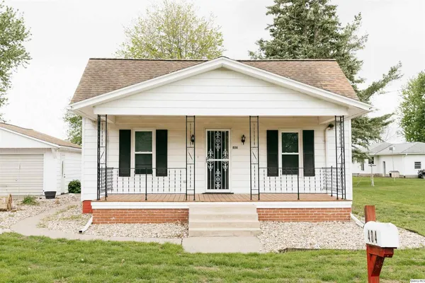$172,000 | 404 Hanna Street, Golden, IL 62339