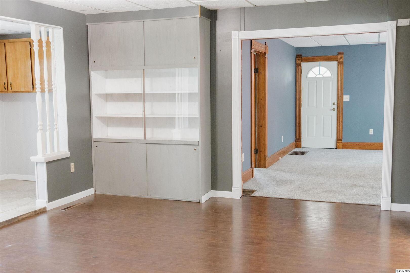 404 Hanna Street Golden, IL 62339 - Photo 3 of 7