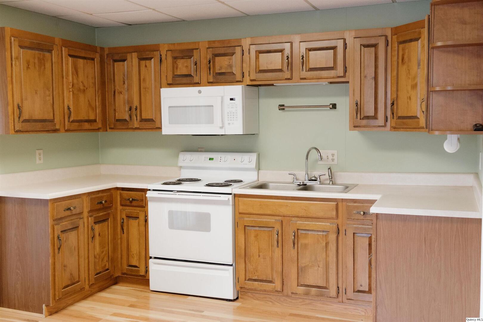 404 Hanna Street Golden, IL 62339 - Photo 5 of 7
