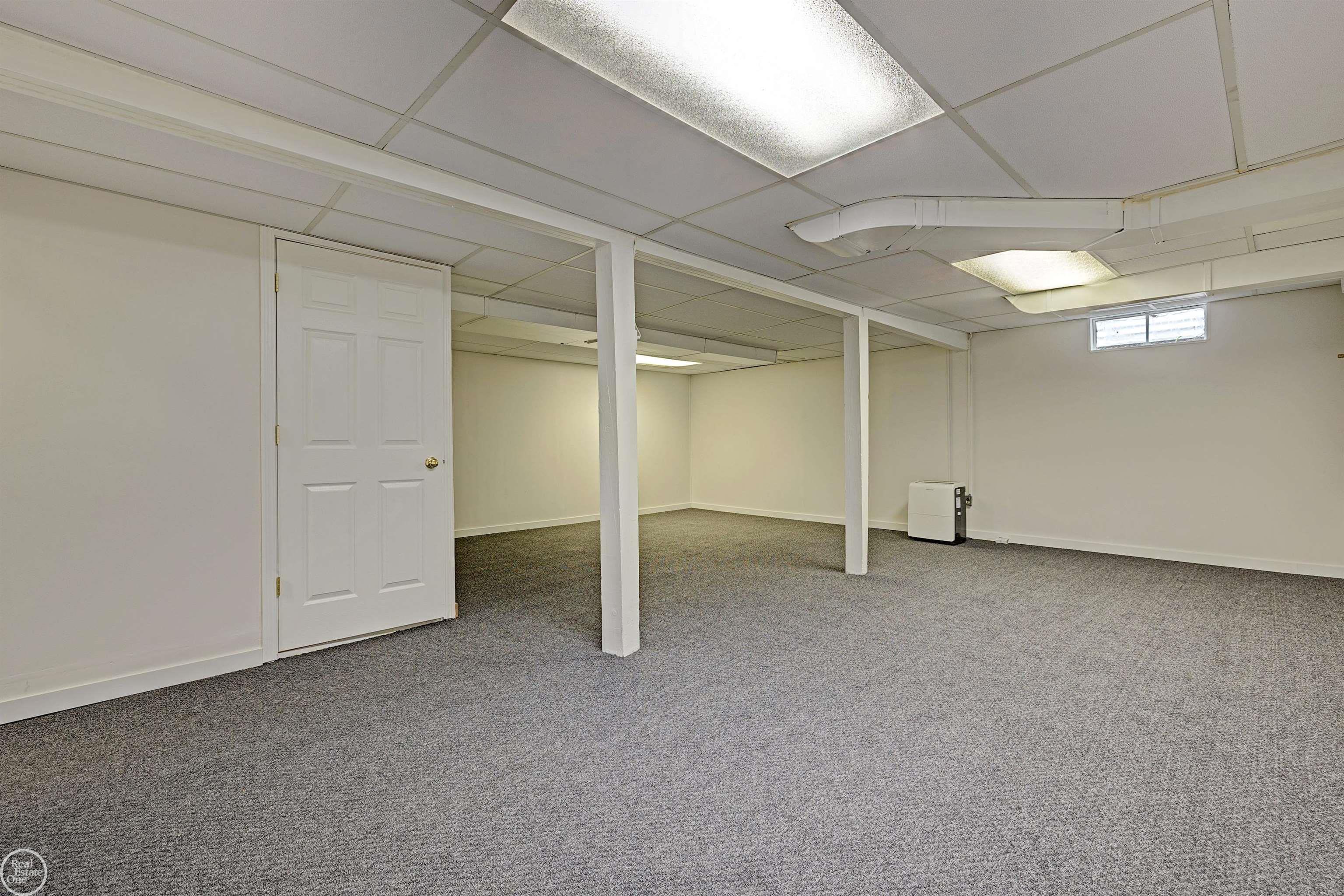 1180 West Curtis Road Saginaw, MI 48601 - Photo 44 of 71 50124551-43.JPG
