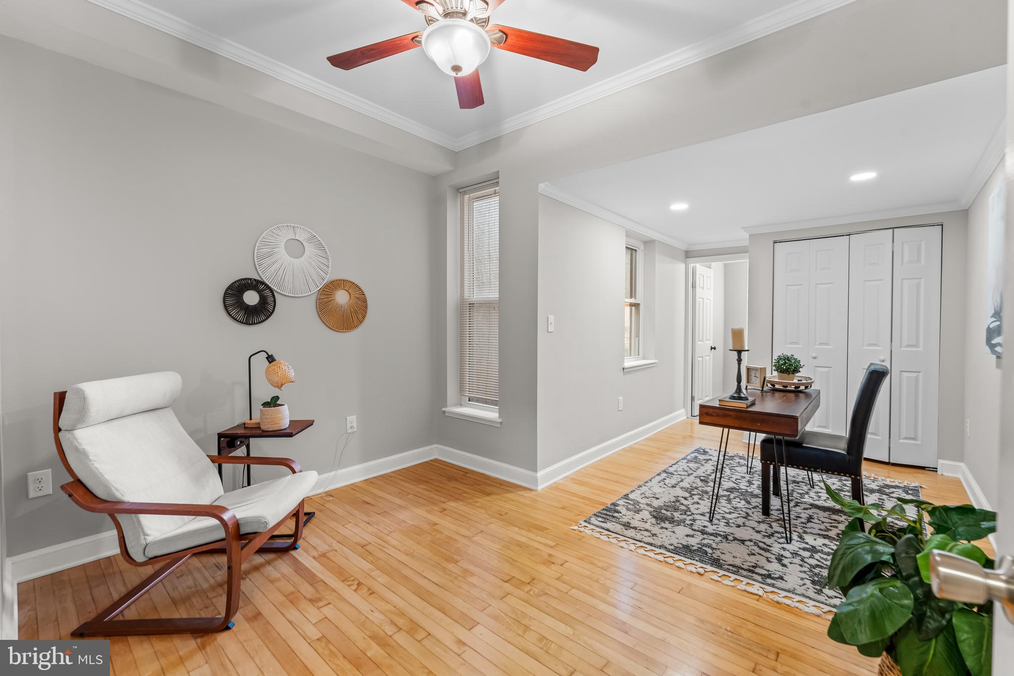 1261 Riverside Avenue Baltimore, MD 21230 - Photo 21 of 60 a workspace with furniture and wooden floor