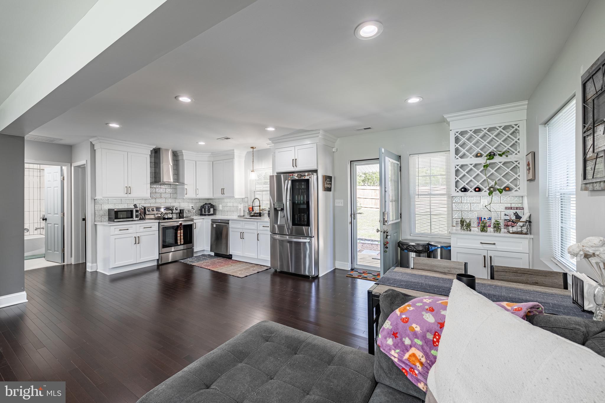 14141 Harrowgate Road Chester, VA 23831 - Photo 17 of 48 Gallery Image 17